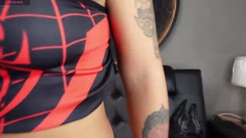 Vaiolette online show from May 2026 11:04:01 AM