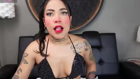 Vaiolette online show from May 2026 11:06:01 AM