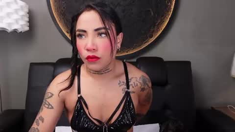 Snapshot of miss_vaiolette chatting on June 2026 11:04:02 AM Vaiolette online show from June 2026 11:04:02 AM