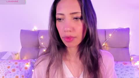 Snapshot of miss_veronica2 chatting on February 2025 06:27:02 PM Miss Veronica online show from February 2025 06:27:02 PM