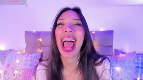 Snapshot of miss_veronica2 chatting on February 2025 06:46:01 PM Miss Veronica online show from February 2025 06:46:01 PM