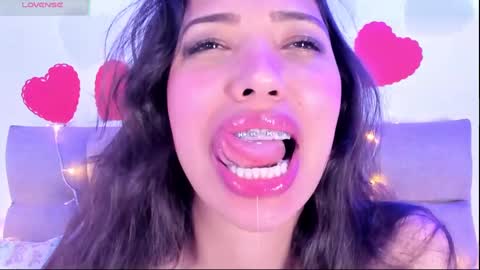 Snapshot of miss_veronica2 chatting on February 2025 02:43:01 PM Miss Veronica online show from February 2025 02:43:01 PM