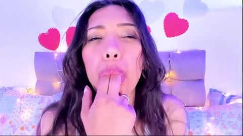 Snapshot of miss_veronica2 chatting on February 2025 05:33:01 PM Miss Veronica online show from February 2025 05:33:01 PM