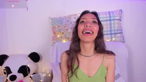 Snapshot of miss_veronica2 chatting on February 2025 06:20:01 PM Miss Veronica online show from February 2025 06:20:01 PM