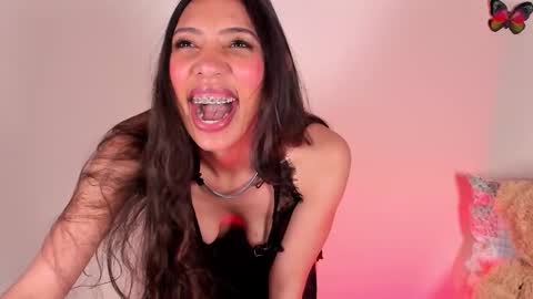 Snapshot of miss_veronica2 chatting on September 2025 01:04:01 PM Miss Veronica online show from September 2025 01:04:01 PM