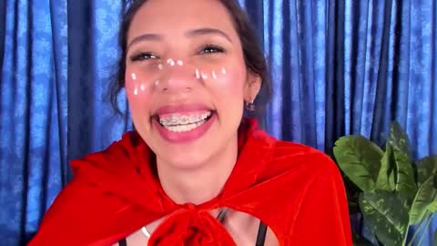 Snapshot of miss_veronica2 chatting on October 2025 01:01:02 PM Miss Veronica online show from October 2025 01:01:02 PM