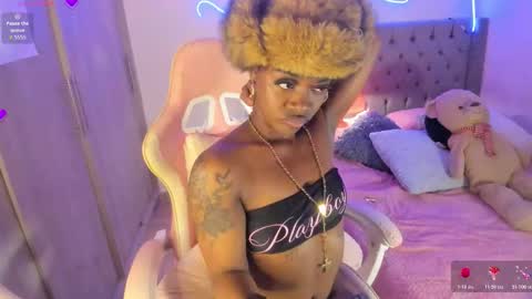 Snapshot of miss_west chatting on December 2025 05:56:01 AM Tay Tay Independent Model online show from December 2025 05:56:01 AM