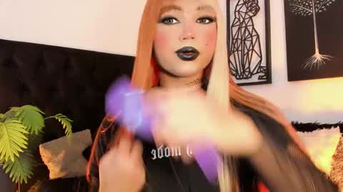 Snapshot of miss_zz chatting on September 2025 06:20:01 PM miss_zz online show from September 2025 06:20:01 PM