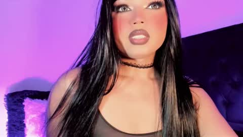 Snapshot of miss_zz chatting on November 2025 06:18:01 PM miss_zz online show from November 2025 06:18:01 PM