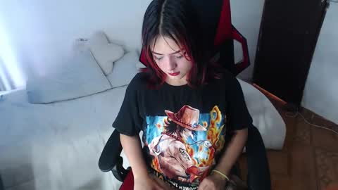 Snapshot of missakamee_420 chatting on January 2025 01:42:02 PM violeta online show from January 2025 01:42:02 PM