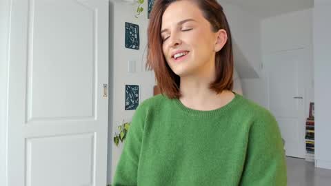 Alexandra Thorn online show from February 2026 10:27:01 AM