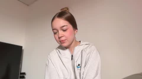 Snapshot of missameliah chatting on October 2025 03:31:02 PM Ameliahs online show from October 2025 03:31:02 PM