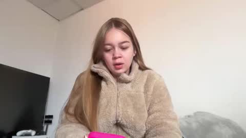 Snapshot of missameliah chatting on October 2025 12:40:02 PM Ameliahs online show from October 2025 12:40:02 PM