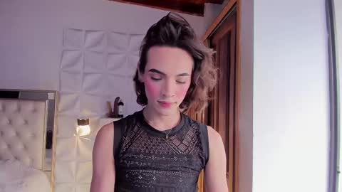 Mis Ari online show from November 2025 08:12:01 PM