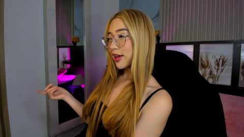 Snapshot of misscheelsee_as chatting on September 2025 10:00:01 PM misscheelsee_as online show from September 2025 10:00:01 PM