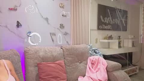 misscheelsee_as online show from April 2026 01:40:01 PM