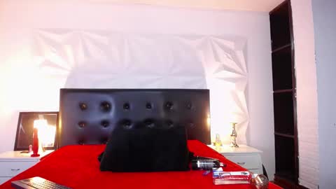 Snapshot of missellien chatting on January 2025 05:35:02 PM Angela online show from January 2025 05:35:02 PM