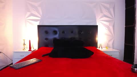 Snapshot of missellien chatting on January 2025 02:10:02 PM Angela online show from January 2025 02:10:02 PM