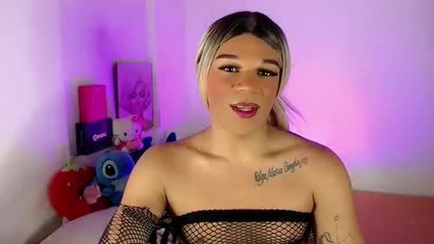 Fer online show from May 2026 01:02:04 AM