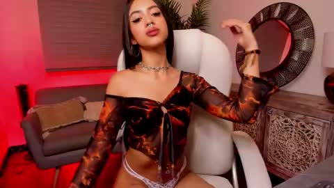 Snapshot of missfrancia_ chatting on November 2025 03:01:02 PM Amelia Leon online show from November 2025 03:01:02 PM