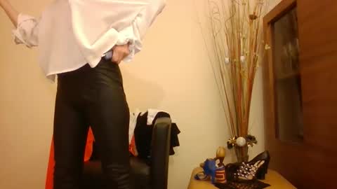 missheals online show from May 2026 11:32:01 PM