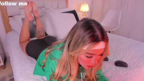 Snapshot of missjuliaa_ chatting on February 2025 03:13:01 AM A N N Y online show from February 2025 03:13:01 AM