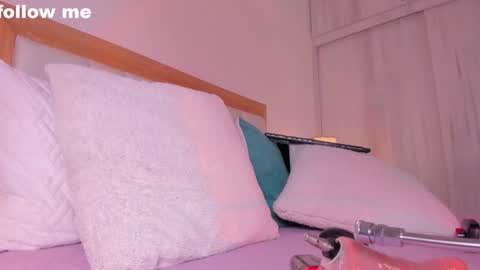 Snapshot of missjuliaa_ chatting on February 2025 11:45:01 PM A N N Y online show from February 2025 11:45:01 PM