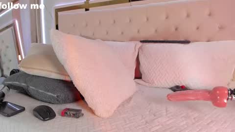 Snapshot of missjuliaa_ chatting on February 2025 11:09:01 PM A N N Y online show from February 2025 11:09:01 PM