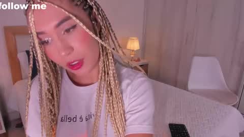 Snapshot of missjuliaa_ chatting on February 2025 03:25:01 AM A N N Y online show from February 2025 03:25:01 AM