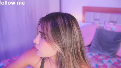 Snapshot of missjuliaa_ chatting on September 2025 03:19:01 AM A N N Y online show from September 2025 03:19:01 AM