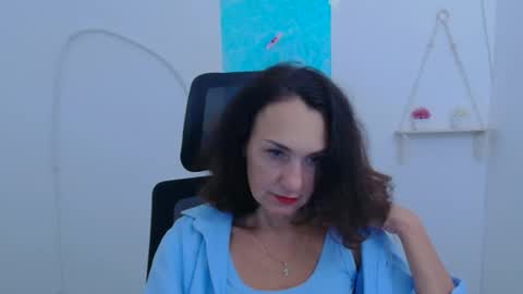 Christina online show from December 2025 12:25:02 PM