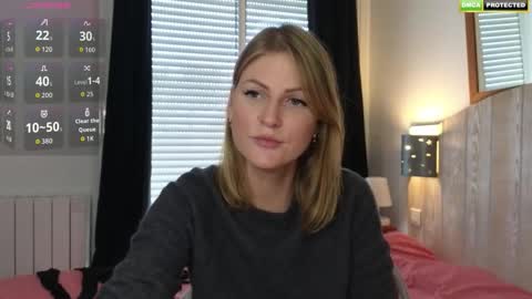 Misslucci online show from November 2025 01:02:01 PM