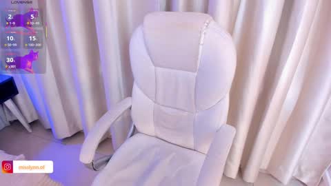 Snapshot of misslynn_ chatting on November 2025 03:28:01 AM i am lyn online show from November 2025 03:28:01 AM