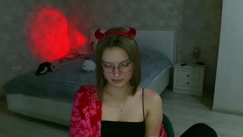 OneGoddess online show from October 2025 05:14:02 PM