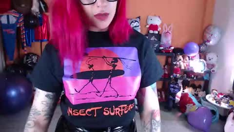 Miss Mia online show from October 2025 02:23:02 PM