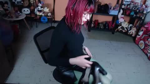 Miss Mia online show from March 2026 10:48:02 AM