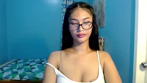 missminervaa online show from May 2026 01:41:01 PM