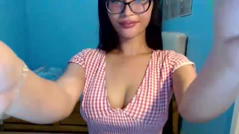 missminervaa online show from May 2026 06:25:01 PM