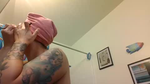 MissMona online show from May 2026 10:25:01 PM