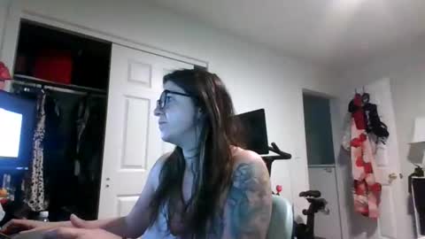 MissMona online show from May 2026 10:11:02 AM