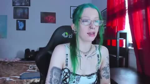 Mistress Nikki Vill online show from May 2026 06:27:02 PM
