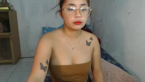 Snapshot of missrheameasexy chatting on February 2025 02:39:01 AM missRHEA online show from February 2025 02:39:01 AM
