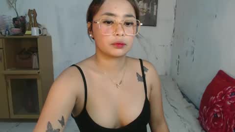 Snapshot of missrheameasexy chatting on February 2025 11:29:02 AM missRHEA online show from February 2025 11:29:02 AM