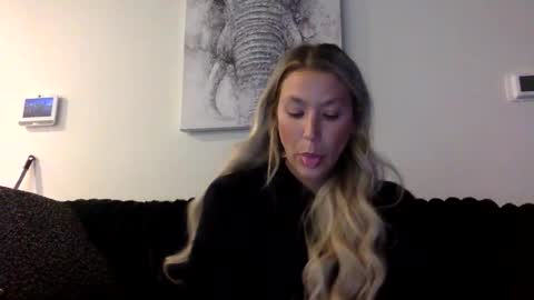 Snapshot of misss_alyssaaa chatting on April 2026 12:12:01 AM Alyssa online show from April 2026 12:12:01 AM
