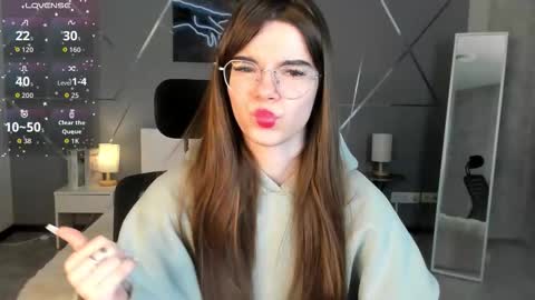 Snapshot of misss_evelyne chatting on February 2026 01:32:01 AM misss_evelyne online show from February 2026 01:32:01 AM