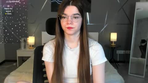 Snapshot of misss_evelyne chatting on February 2026 01:20:02 AM misss_evelyne online show from February 2026 01:20:02 AM