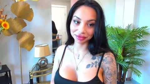 Sienna online show from May 2026 06:11:02 AM