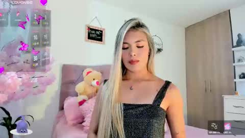 ... Independent model online show from September 2025 04:38:02 AM