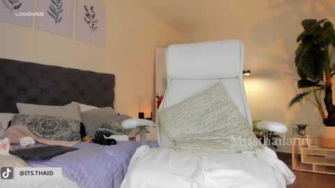 Fernanda Davila online show from January 2025 05:48:02 AM