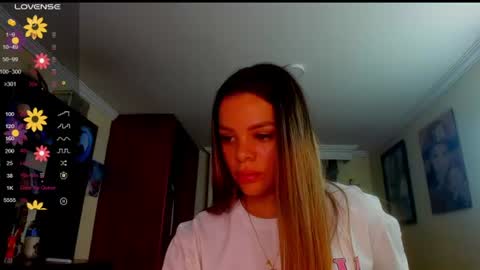 Snapshot of missvalery1 chatting on June 2026 11:09:02 PM missvalery1 online show from June 2026 11:09:02 PM
